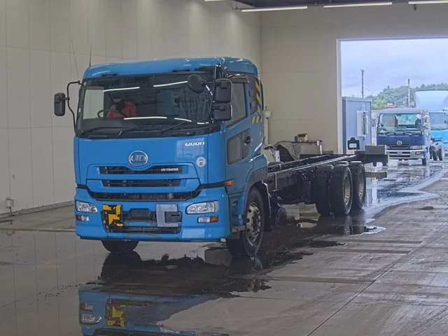 Nissan UD  с аукциона в Японии