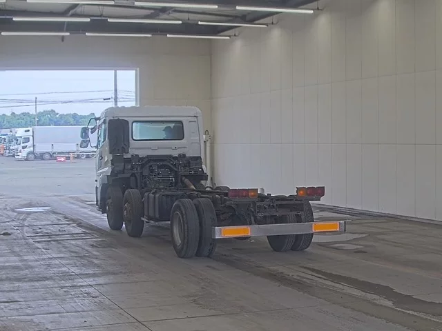 NISSAN DIESEL (UD) QUON  с аукциона в Японии