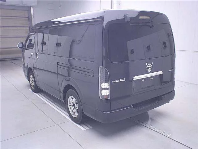 Toyota RegiusAce  с аукциона в Японии
