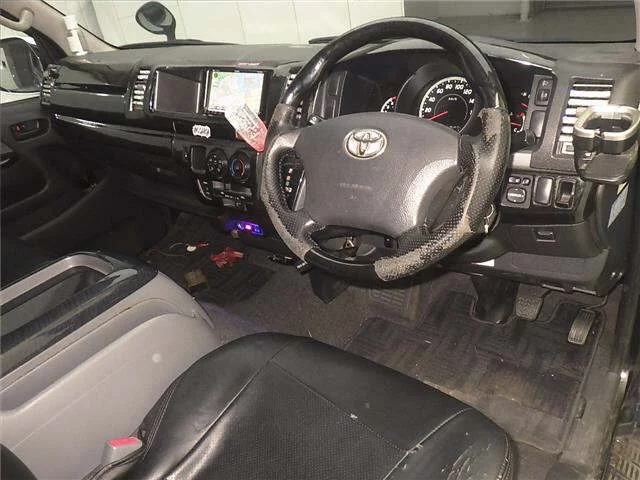 Toyota RegiusAce  с аукциона в Японии