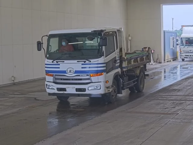 Nissan UD  с аукциона в Японии