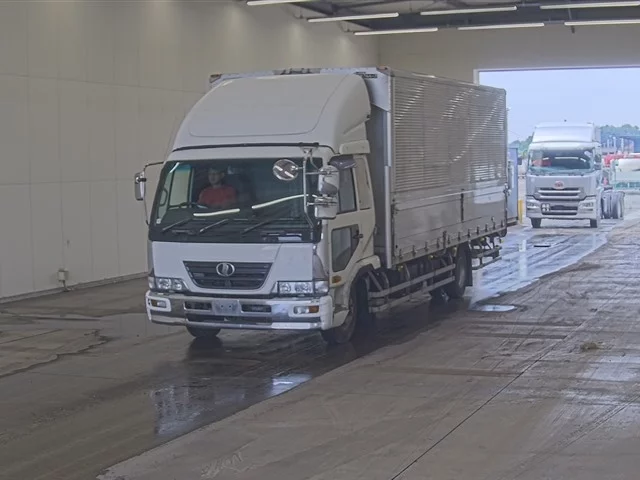 Nissan UD  с аукциона в Японии