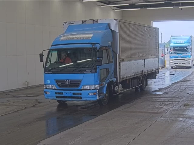 Nissan UD  с аукциона в Японии