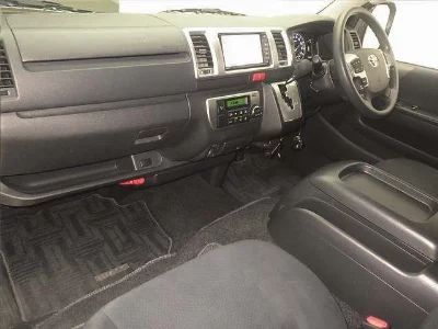 TOYOTA HIACE
