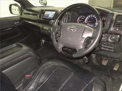 TOYOTA HIACE
