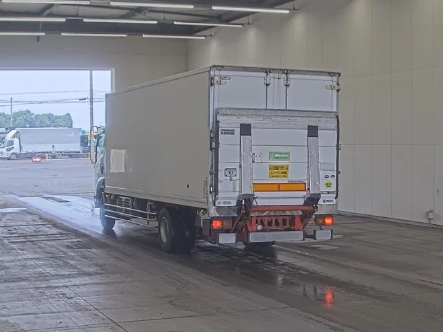 Isuzu Forward  с аукциона в Японии
