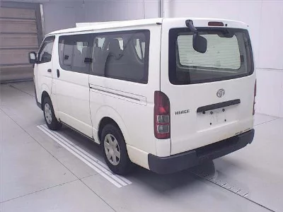 TOYOTA HIACE
