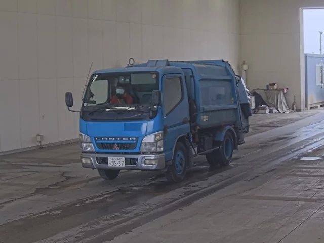 Mitsubishi Fuso Canter  с аукциона в Японии