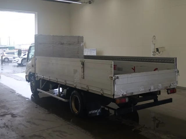 Toyota Dyna  с аукциона в Японии