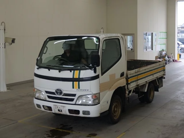 Toyota ToyoAce  с аукциона в Японии