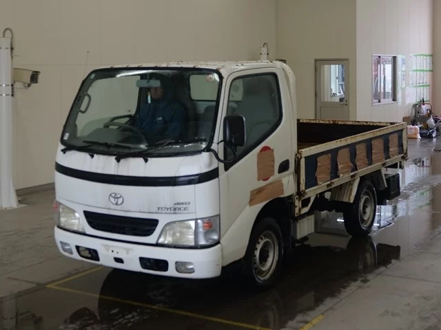 Toyota ToyoAce  с аукциона в Японии