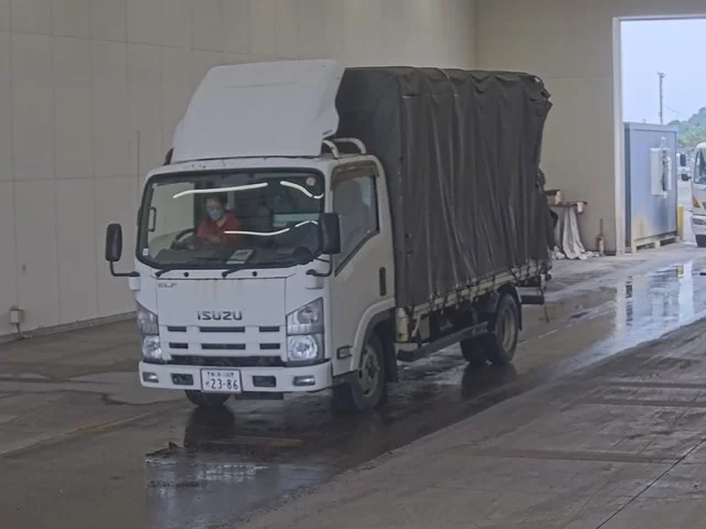 Isuzu Elf  с аукциона в Японии