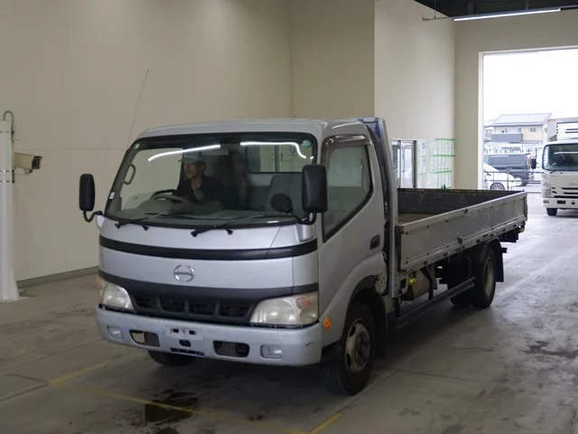 Hino Dutro  с аукциона в Японии