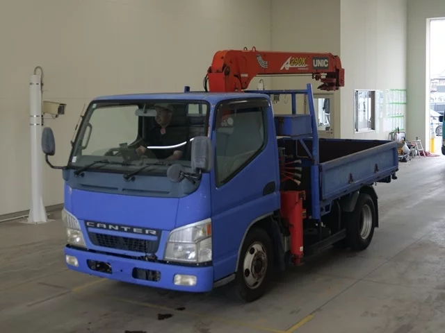 Mitsubishi Fuso Canter  с аукциона в Японии
