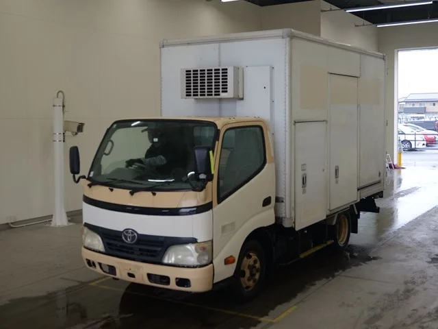 Toyota Dyna  с аукциона в Японии