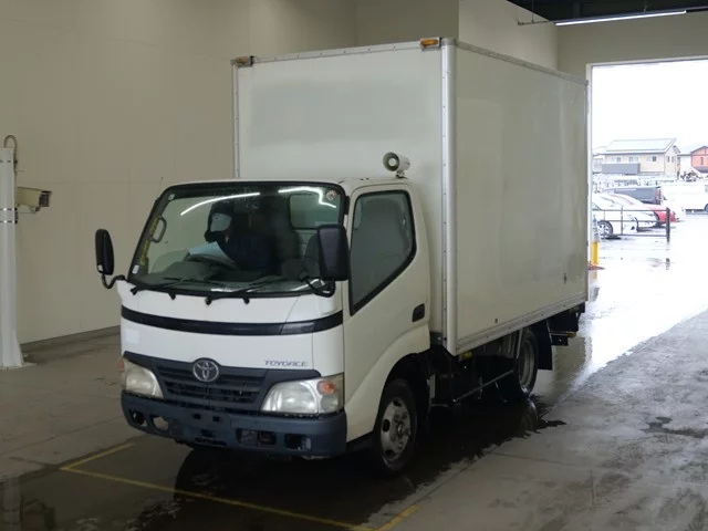 Toyota ToyoAce  с аукциона в Японии