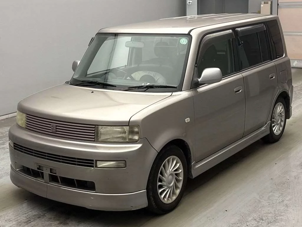 Toyota bB  с аукциона в Японии