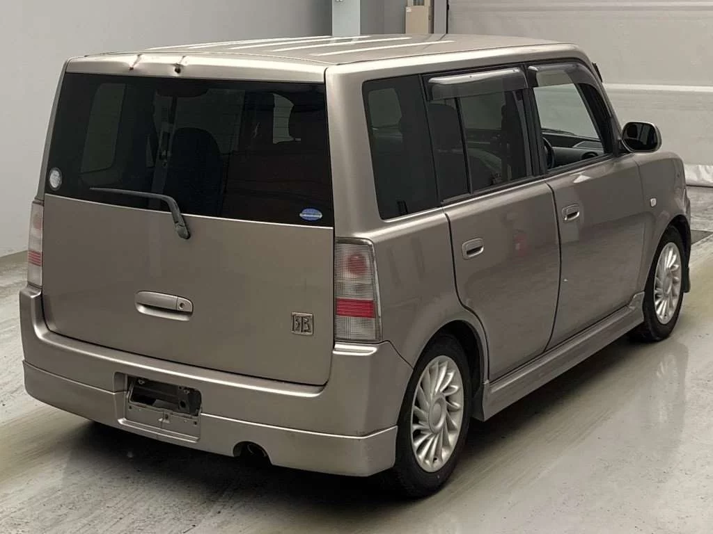 Toyota bB  с аукциона в Японии
