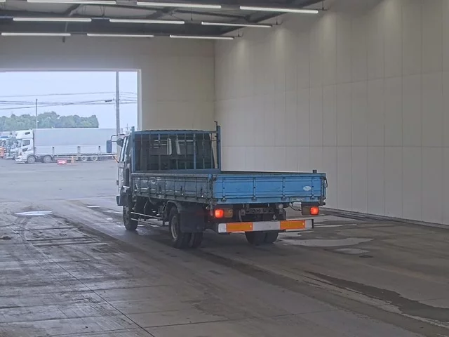 Isuzu Forward  с аукциона в Японии