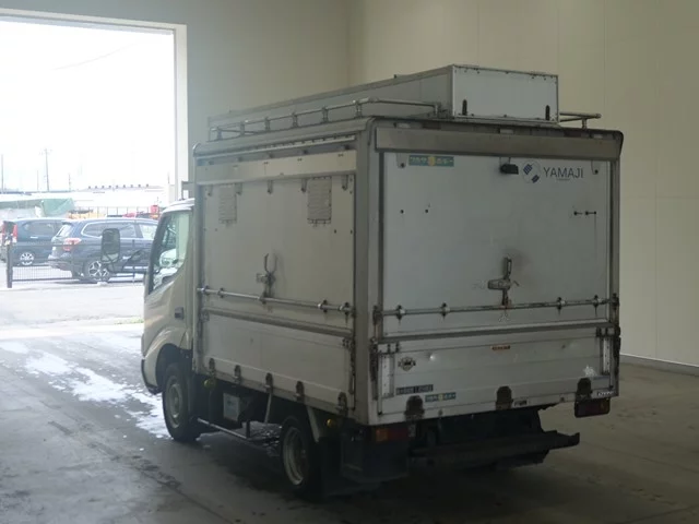 Toyota Dyna  с аукциона в Японии