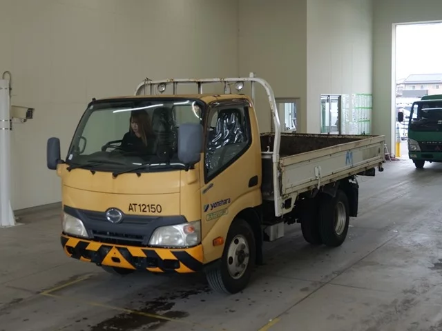 Hino Dutro  с аукциона в Японии
