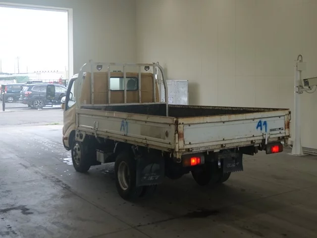 Hino Dutro  с аукциона в Японии