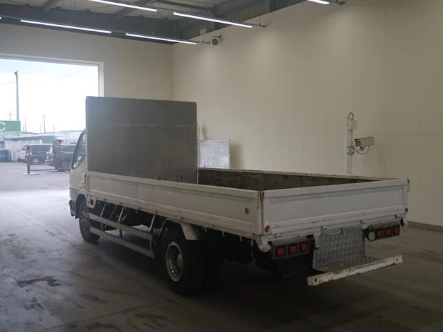 Mitsubishi Fuso Canter  с аукциона в Японии