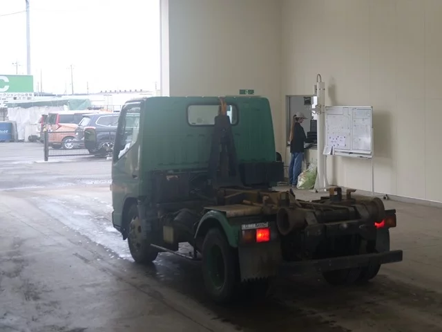 Mitsubishi Fuso Canter  с аукциона в Японии