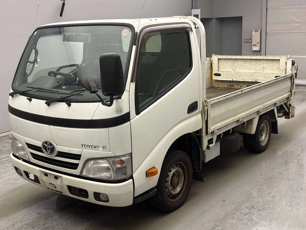 Toyota ToyoAce  с аукциона в Японии
