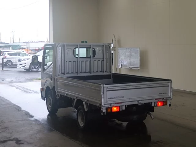 Nissan Atlas  с аукциона в Японии