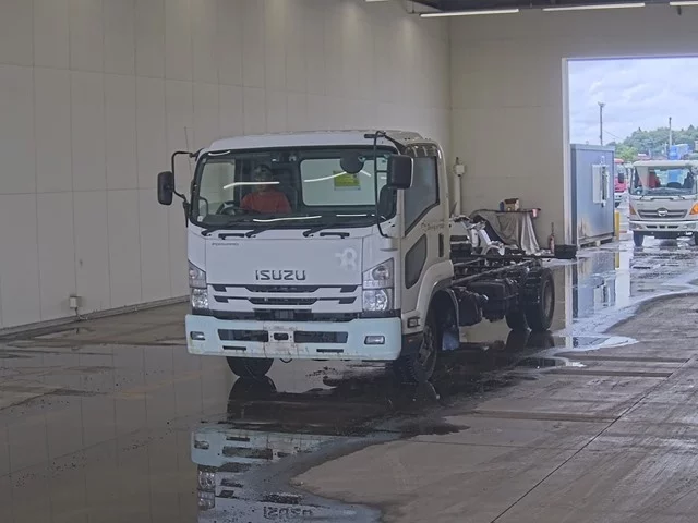 Isuzu Forward  с аукциона в Японии