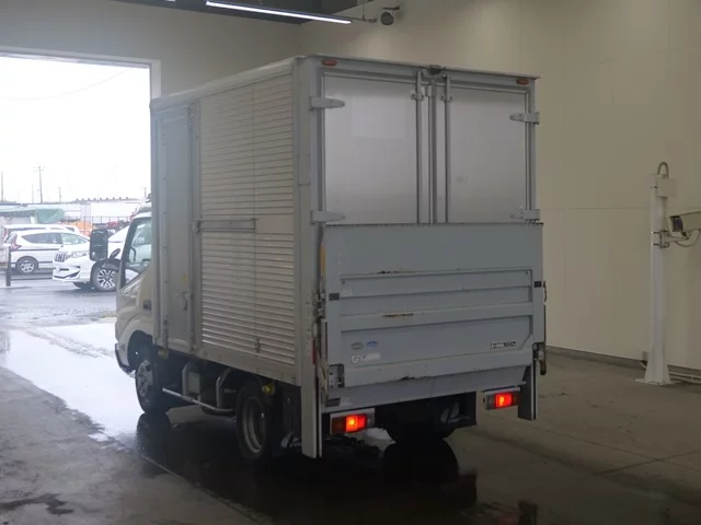 Hino Dutro  с аукциона в Японии