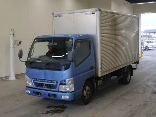 Mitsubishi Fuso Canter  с аукциона в Японии