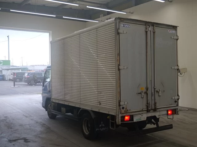 Mitsubishi Fuso Canter  с аукциона в Японии