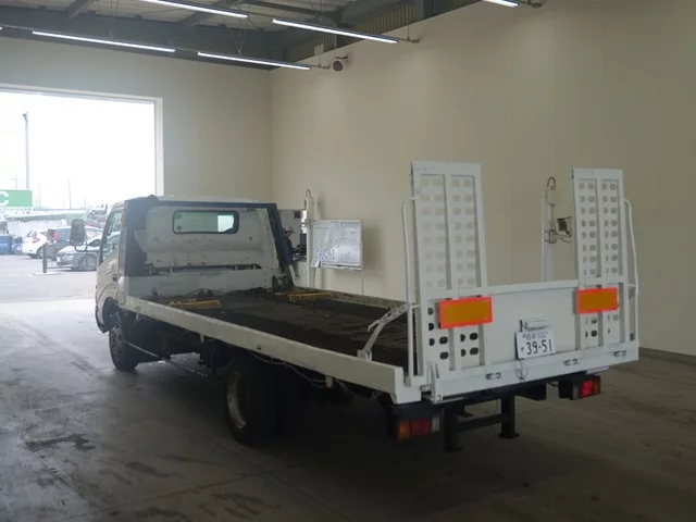 Toyota Dyna  с аукциона в Японии