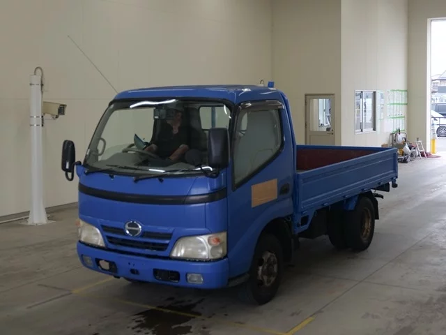 Hino Dutro  с аукциона в Японии