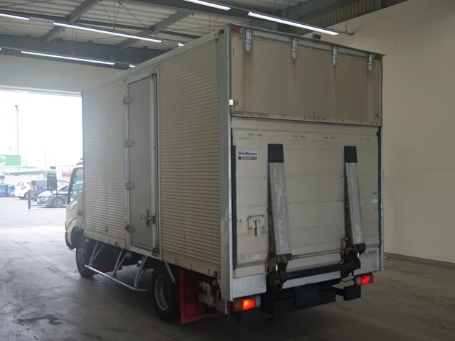 Hino Dutro  с аукциона в Японии