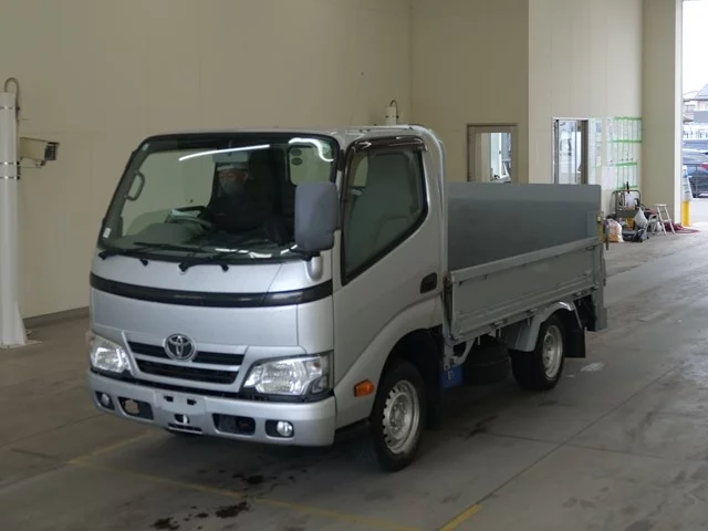 Toyota Dyna  с аукциона в Японии