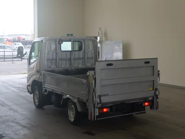 Toyota Dyna  с аукциона в Японии
