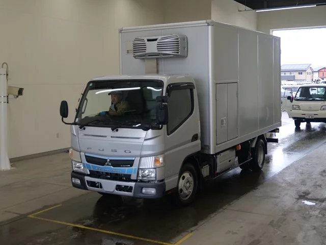 Mitsubishi Fuso Canter  с аукциона в Японии