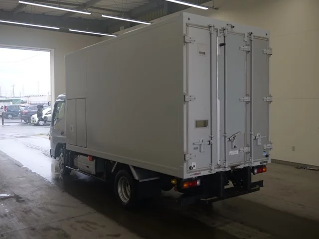Mitsubishi Fuso Canter  с аукциона в Японии