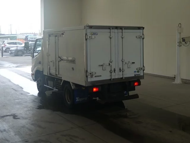 Hino Dutro  с аукциона в Японии
