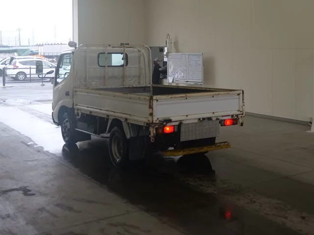 Hino Dutro  с аукциона в Японии
