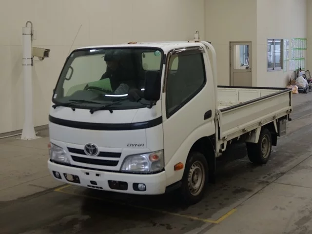 Toyota Dyna  с аукциона в Японии