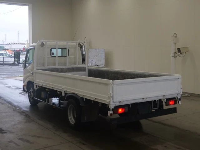 Toyota Dyna  с аукциона в Японии