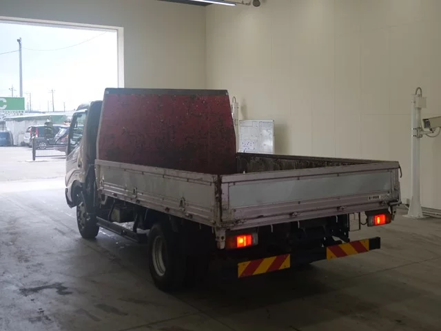 Toyota Dyna  с аукциона в Японии