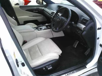 Lexus LS600h