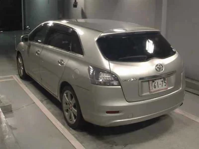 TOYOTA MARK X ZIO