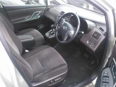 TOYOTA MARK X ZIO