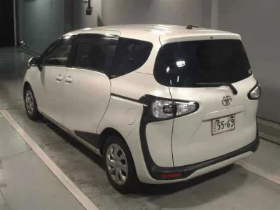 Toyota Sienta